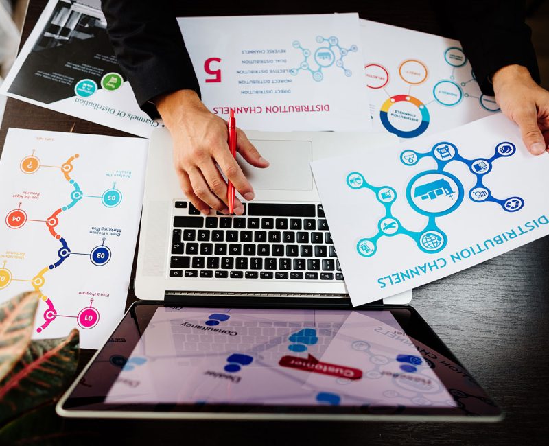 marketing-manager-making-marketing-distribution-ch-resize.jpg Best freelance Digital Marketing expert in malappuram